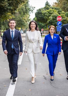 Annalena Baerbock with Stephane Sejourne (France), Caspar Veldkamp (Netherlands), Mihai Popsoi (Moldova), Luminita Odobescu (Romania), Radoslaw Sikorski (Poland), Gabrielius Landsbergis (Lithuania)